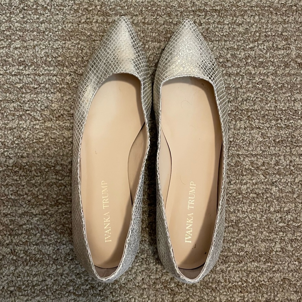 Ivanka Trump Gold Snakeskin Flats Size 7